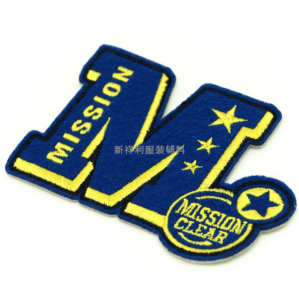 服装草莓视频污在线刺绣臂章 徽章背胶魔术贴LOGO袖章 电脑绣花章仔批发