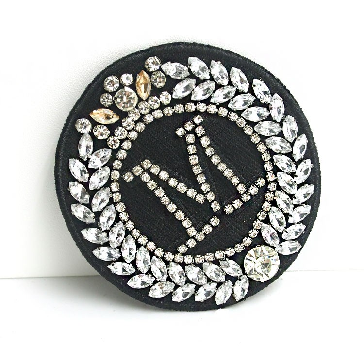 厂家批发立体手工钉珠绣印度丝布贴草莓视频污在线服装鞋包包金属丝绣