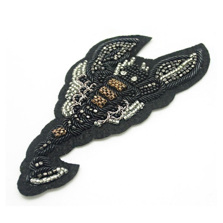 源头厂家立体印度绣新款金属丝绣花章服装箱包草莓视频污在线批发可设计